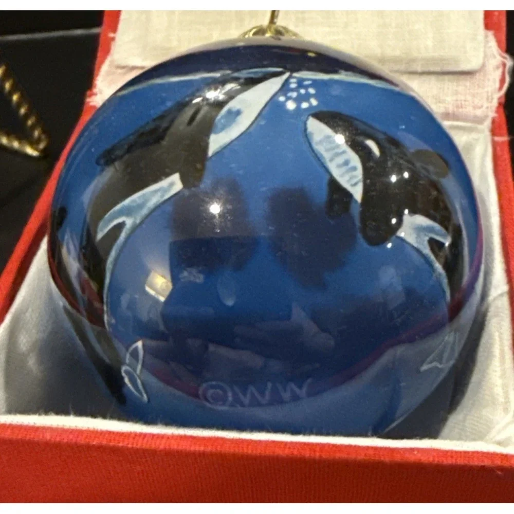 Orcas Whales Hawaii Inside Painting Christmas Holiday‎ Tree Glass Ornament Box